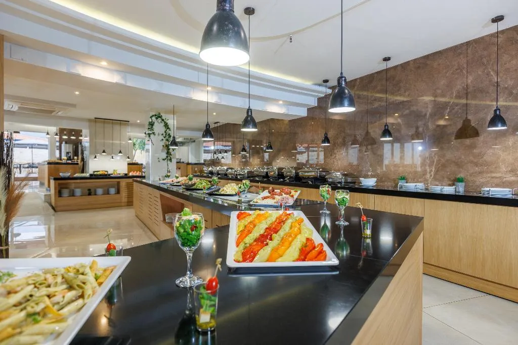 Restaurant, Malia Bay Beach Hotel & Bungalows, Crete