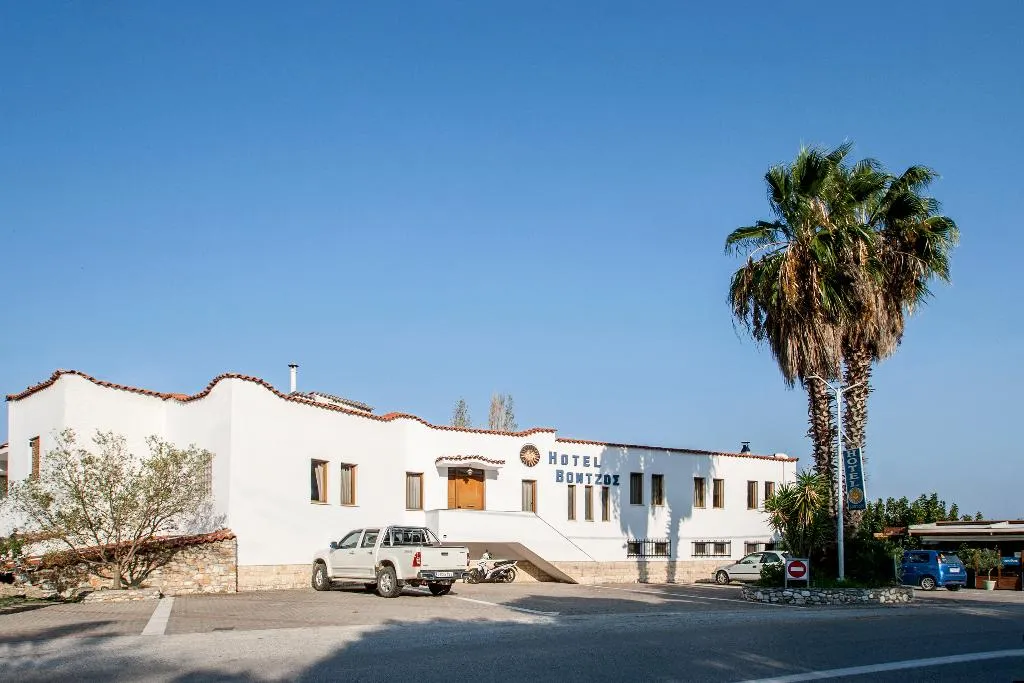General view, Vontzos, Skiathos