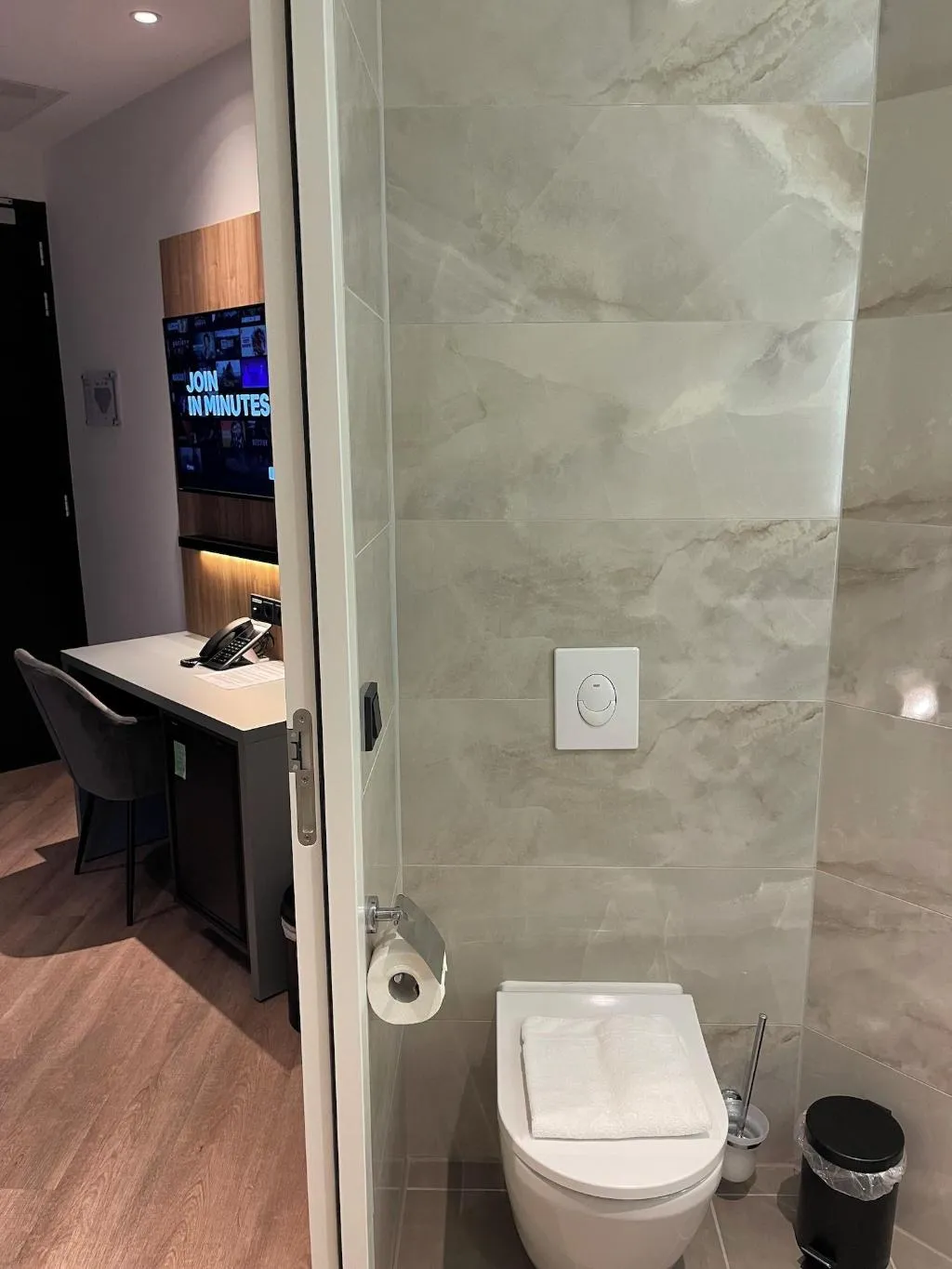 Room, OZO Hotels Antares Amsterdam Schiphol Airport, Amsterdam