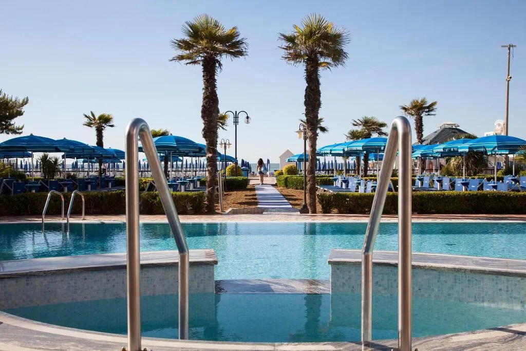 Pool, Regent's, Venice