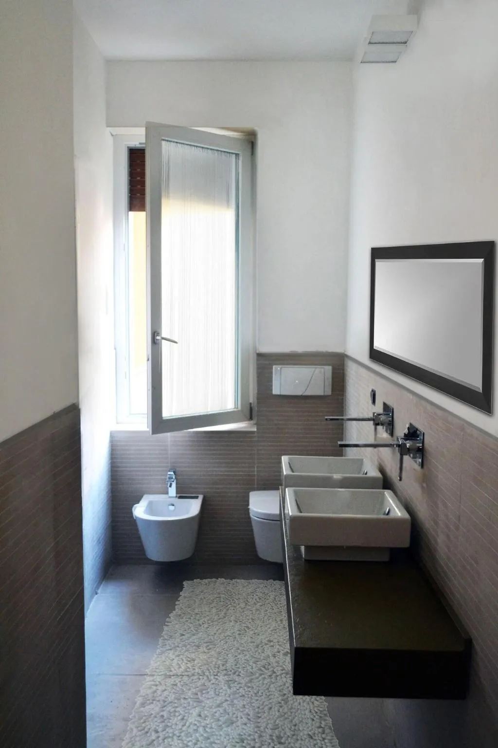 Room, La Chambre Milano, Milan