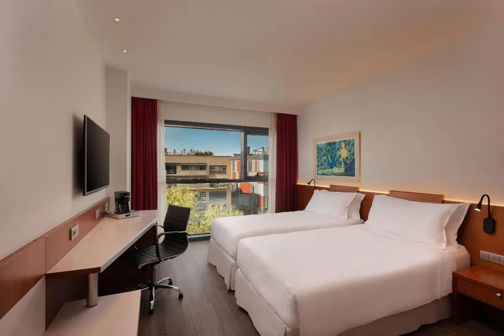 TWIN CLASSIC Room, Four Points by Sheraton Barcelona Diagonal, Barcelona