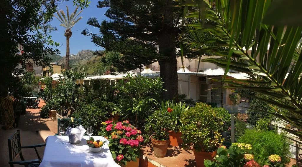 Terrace, delle Palme, Catania