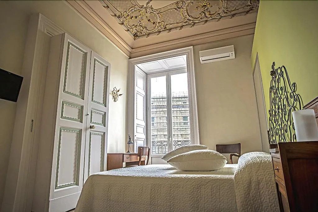 Room, B&B Acanthus, Catania