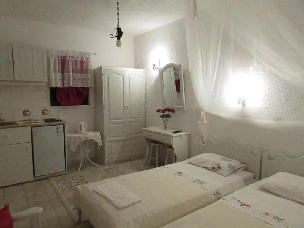 Room, Castellino Studios, Rhodes