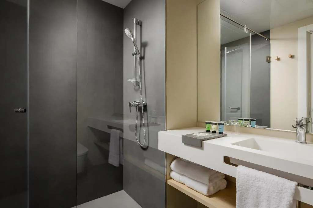 TWIN SUPERIOR Room, Raval House, Barcelona