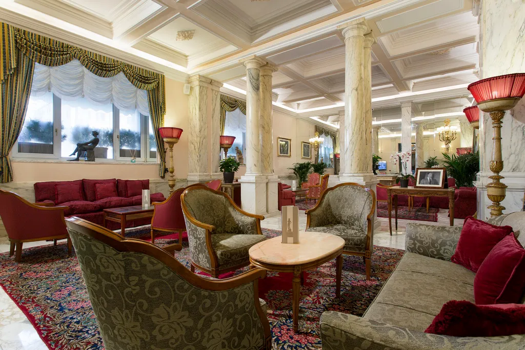 Lobby, Nazionale, Rome