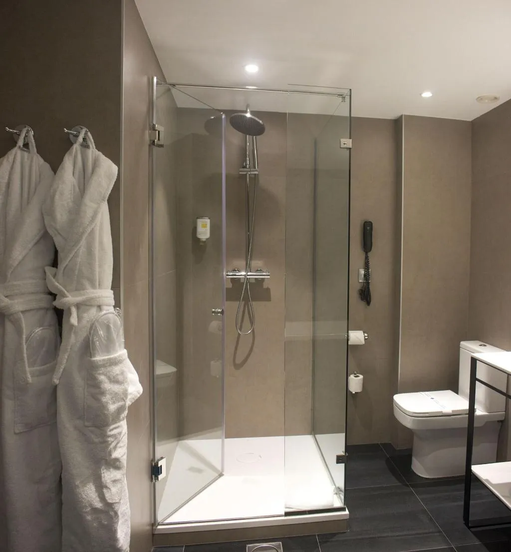 JUNIOR SUITE KING SIZE BED Room, Mercure Madrid Centro, Madrid