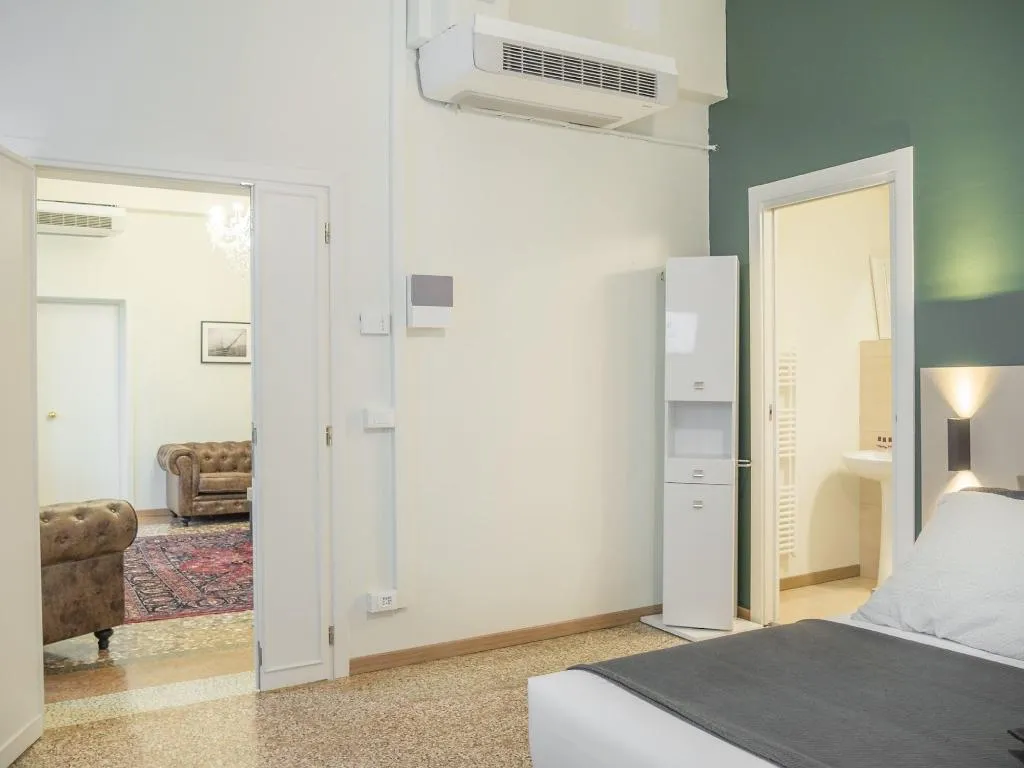 Room, Grand Canal Suites, Venice