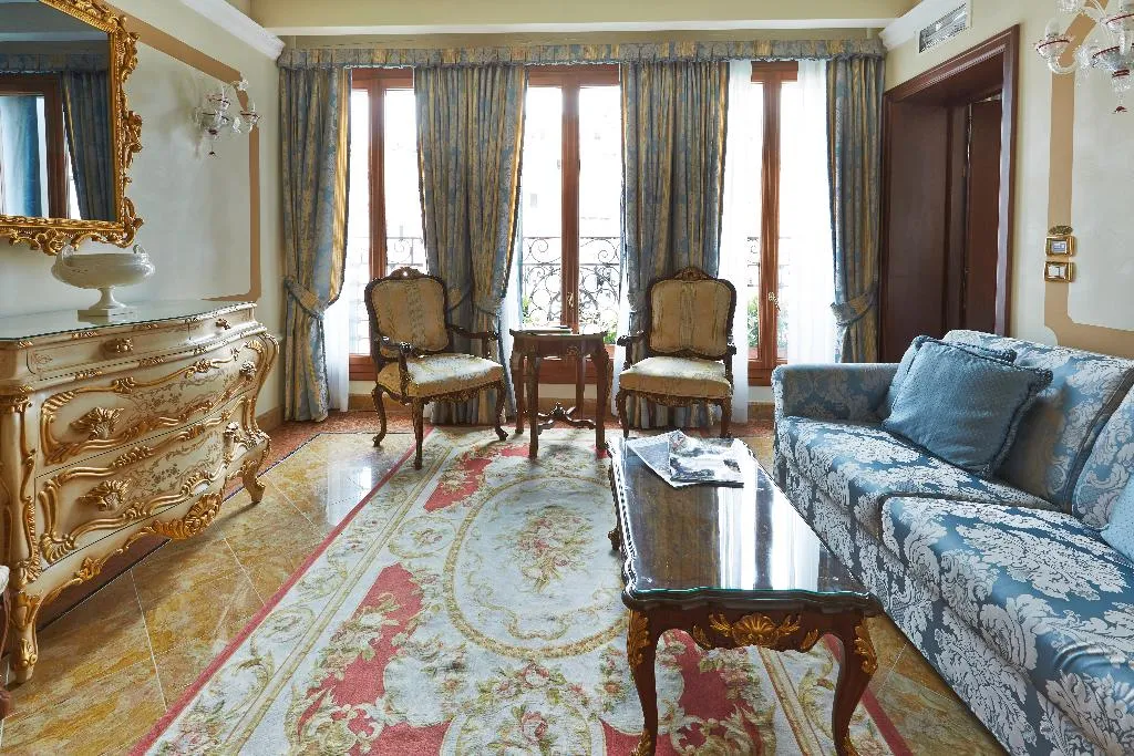 SUITE CANAL VIEW Room, Canal Grande, Venice