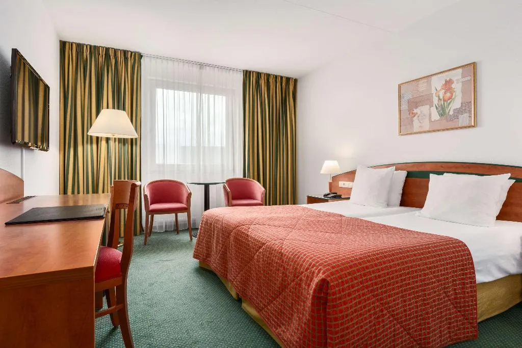 DOUBLE BASIC Room, NH Maastricht, Amsterdam