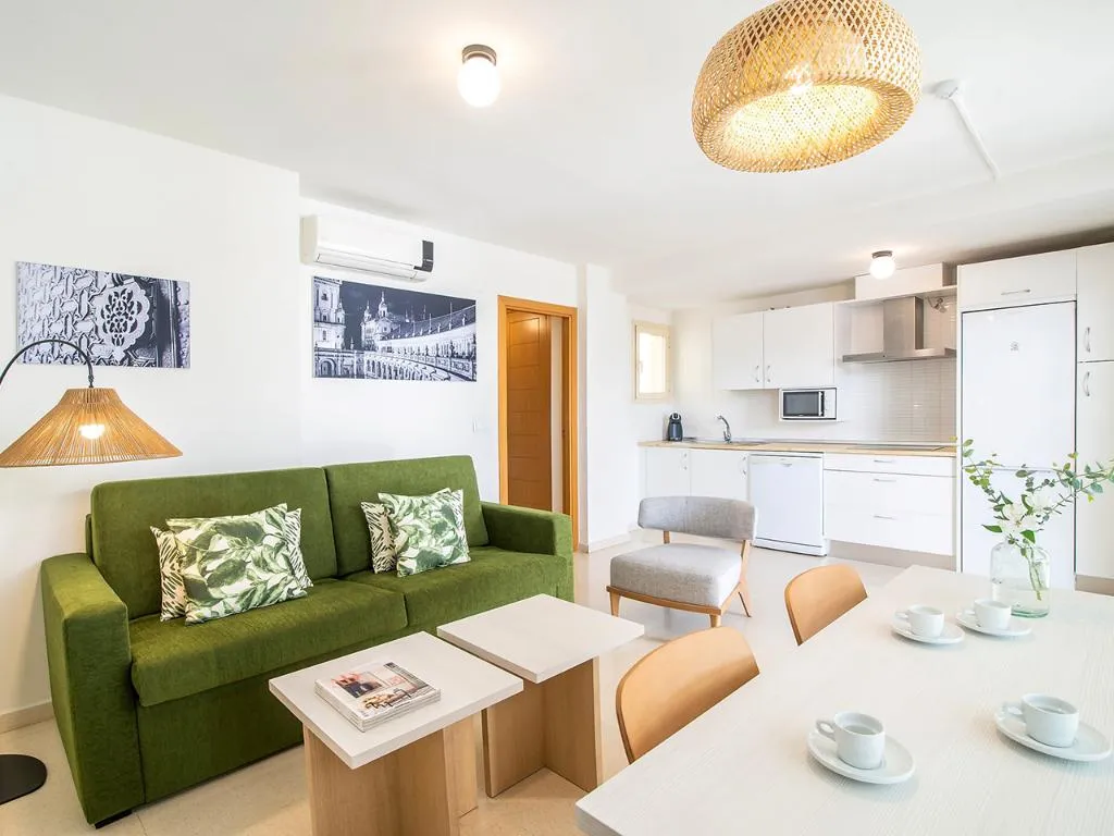 APARTMENT CAPACITY 4 ONE BEDROOM Room, Pierre & Vacances Sevilla, Seville