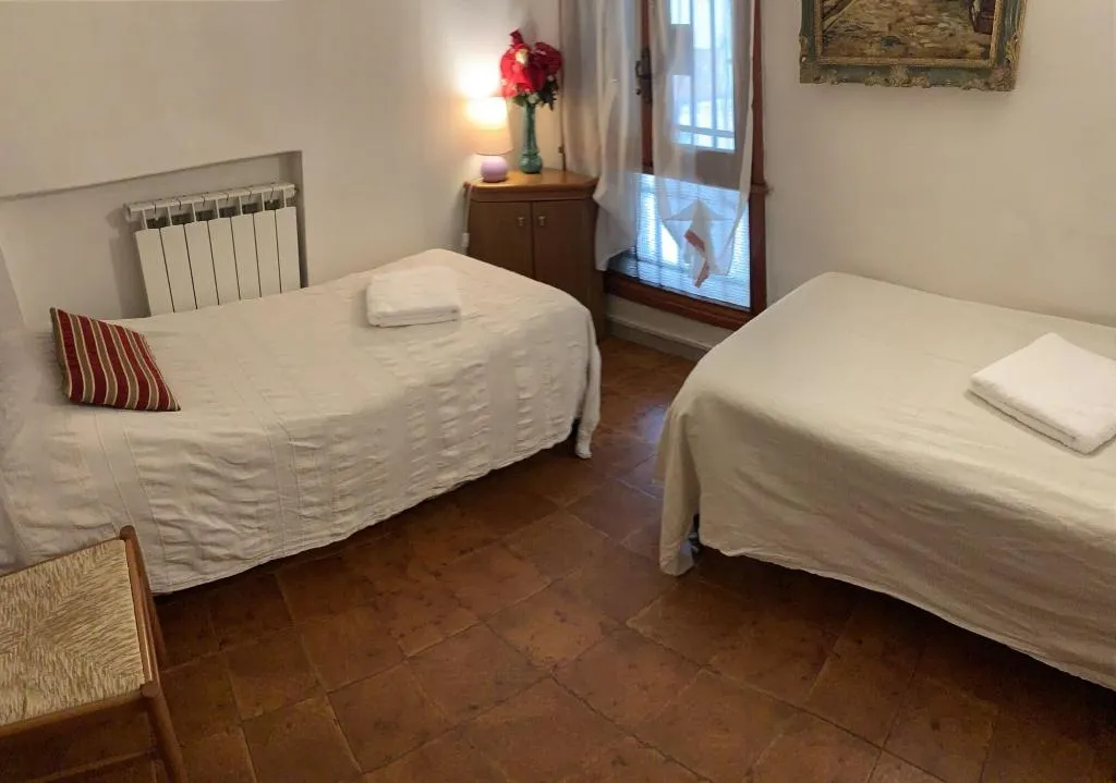 Room, Grey's House, Venice
