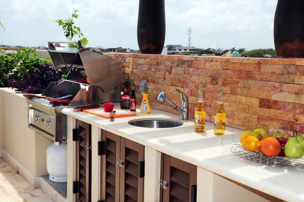 Sports and Entertainment, El Taj Ocean Front and Beachside Condo Hotel, Playa Del Carmen