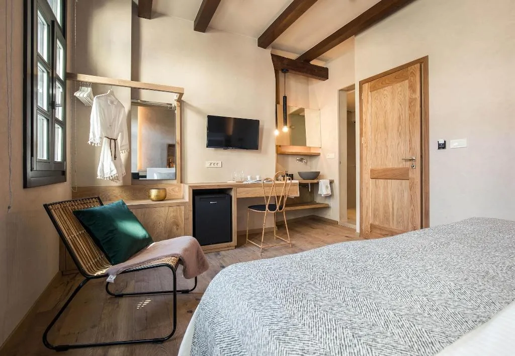 Room, J&G Suites, Crete