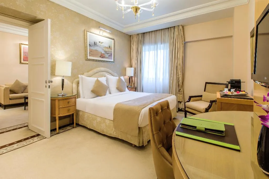 JUNIOR SUITE CLASSIC Room, Kempinski Nile Hotel Garden City Cairo, Cairo