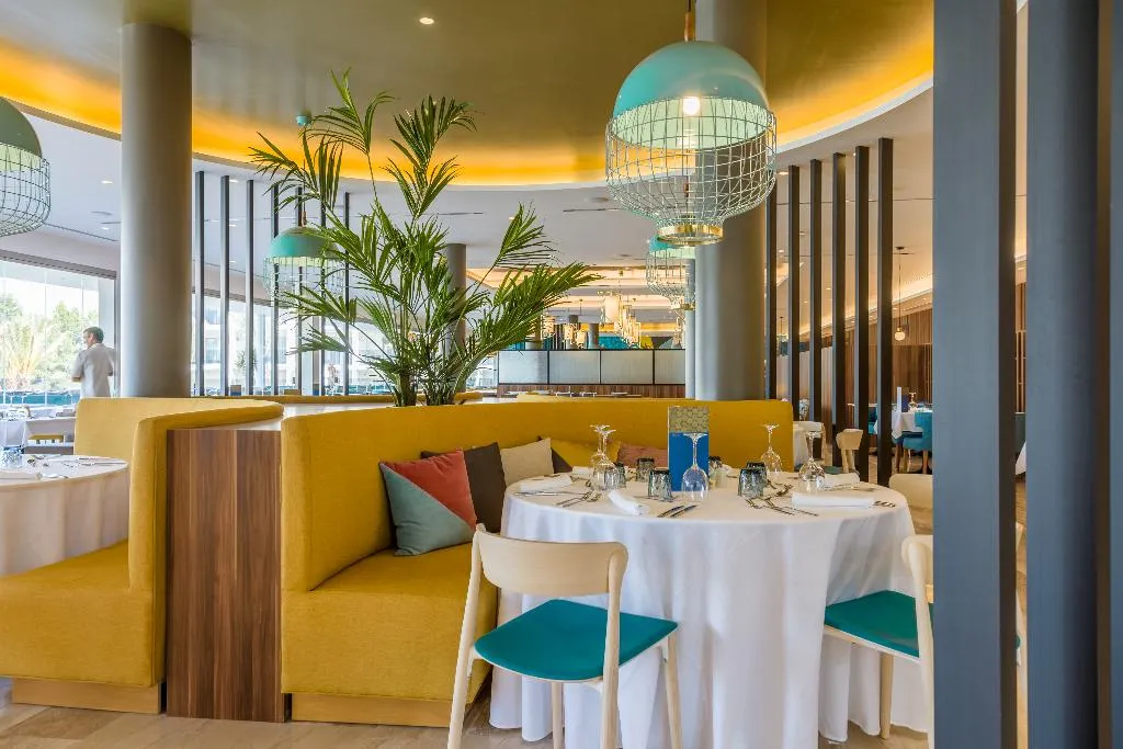 Restaurant, Zafiro Palace Palmanova, Majorca