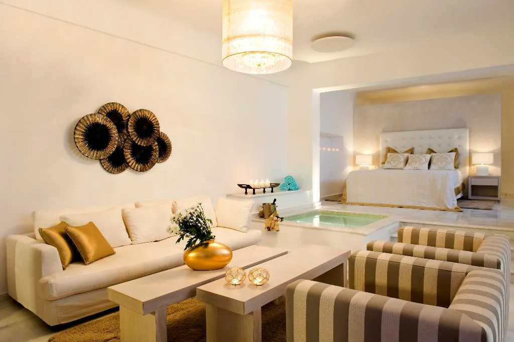 SUITE GRAND Room, Gold Suites, Santorini