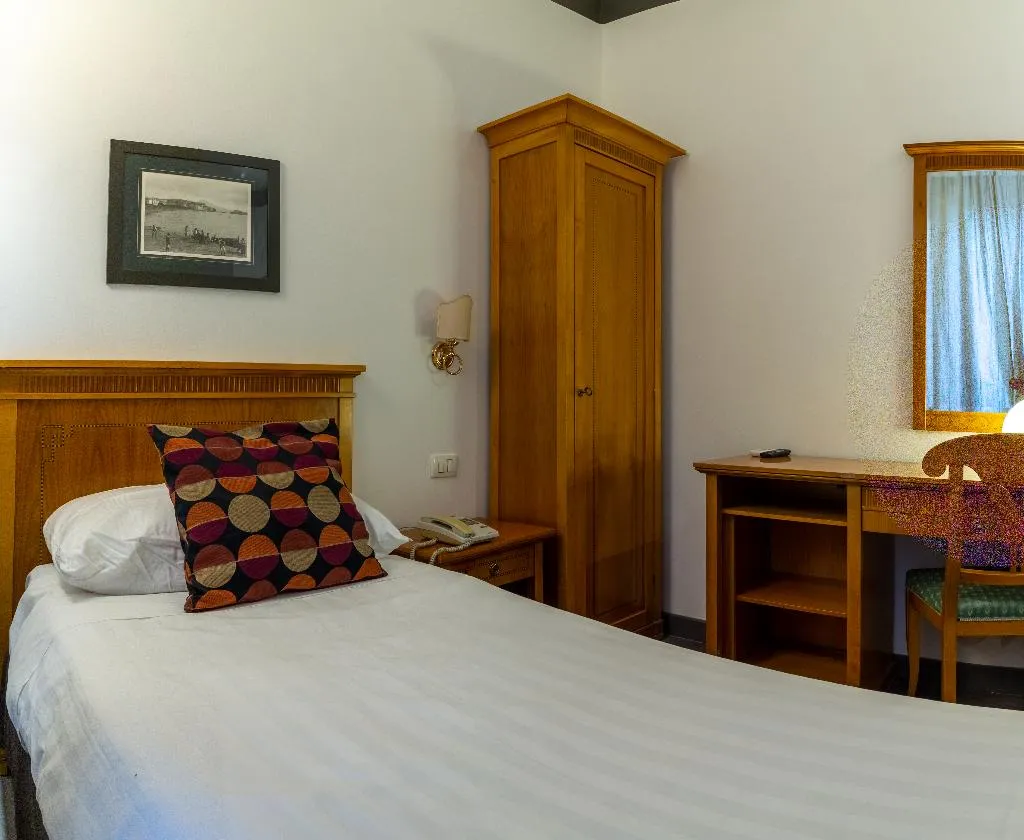 DOUBLE SINGLE USE STANDARD Room, Del Real Orto Botanico, Naples