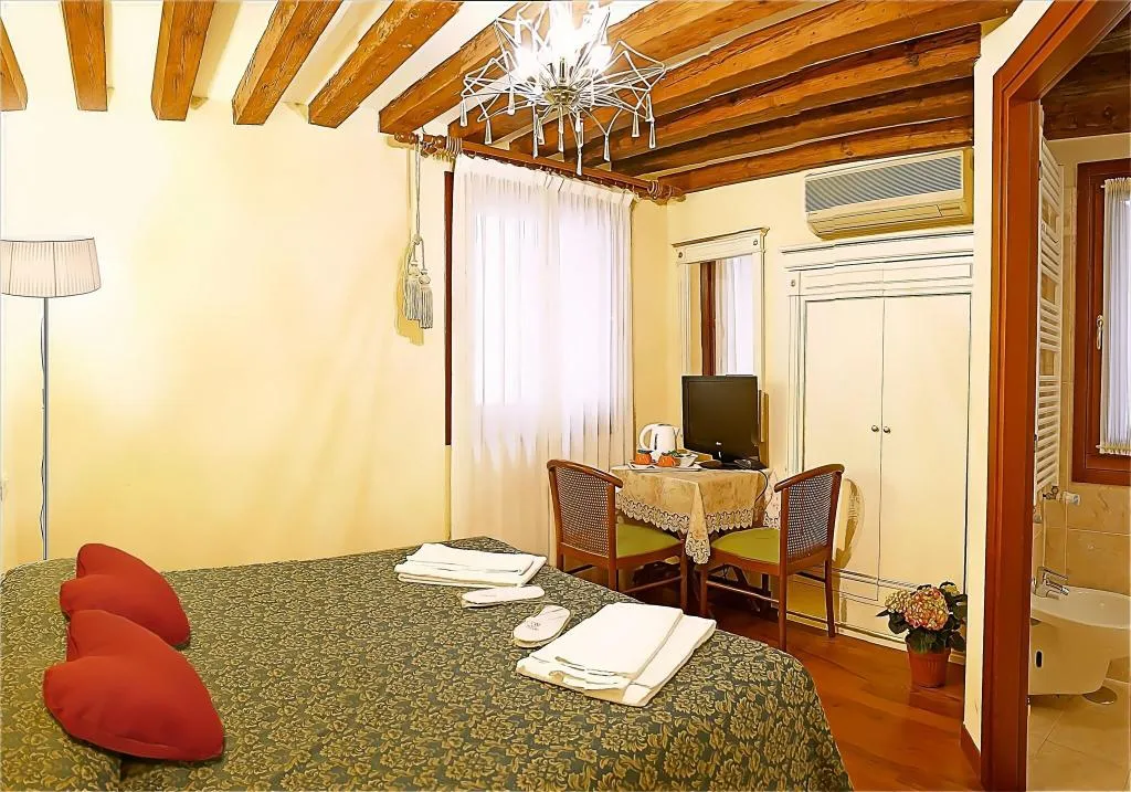 TWIN ECONOMY Room, Hotel San Luca, Venice