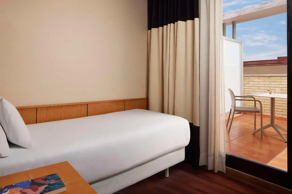 SINGLE STANDARD Room, iStay by NH Ciudad de Valencia Hotel, Valencia