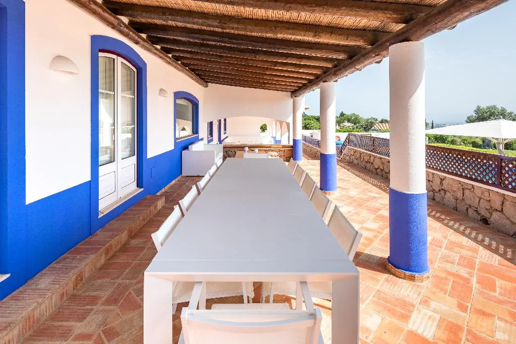 VILLA THREE BEDROOMS Room, Shantivillas, Algarve