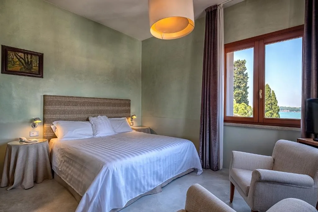 Double or Twin WITH VIEWS Room, Villa Mabapa, Venice
