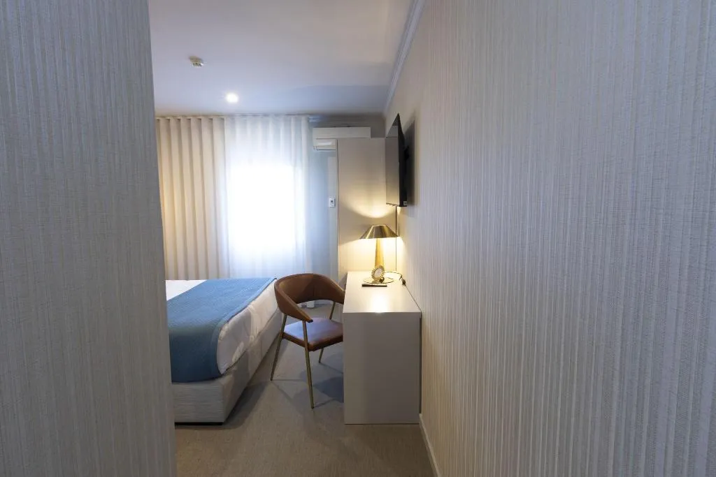 Double or Twin WITH DOUBLE BED Room, America, Porto
