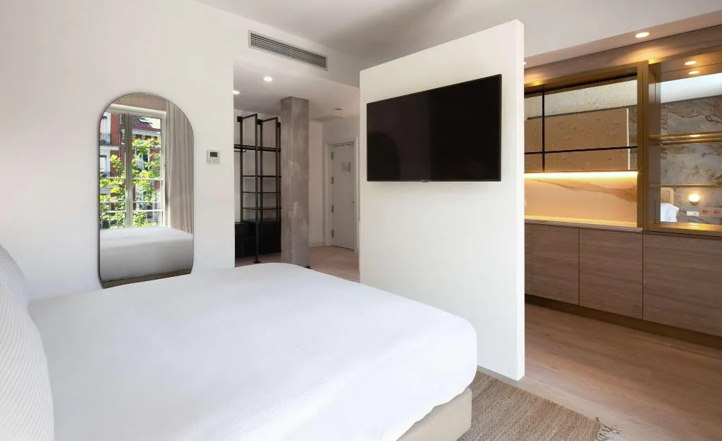 Room, Atocha Hotel Madrid, Tapestry Collection by Hilton, Madrid