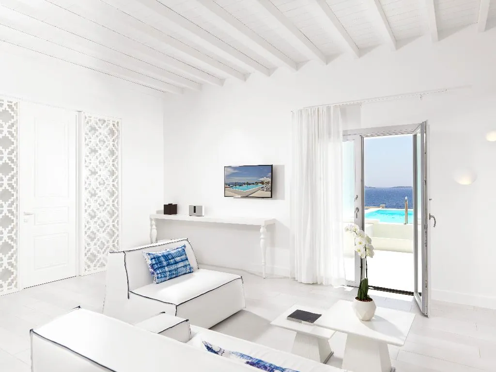 SUITE WITH PRIVATE POOL Room, Katikies Mykonos - The Leading Hotels Of The World, Mykonos
