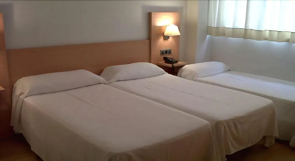 Room, Bag, Valencia
