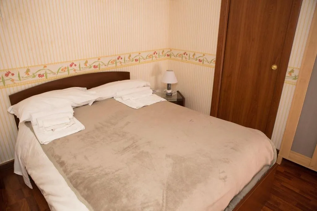 Room, Mergellina, Naples
