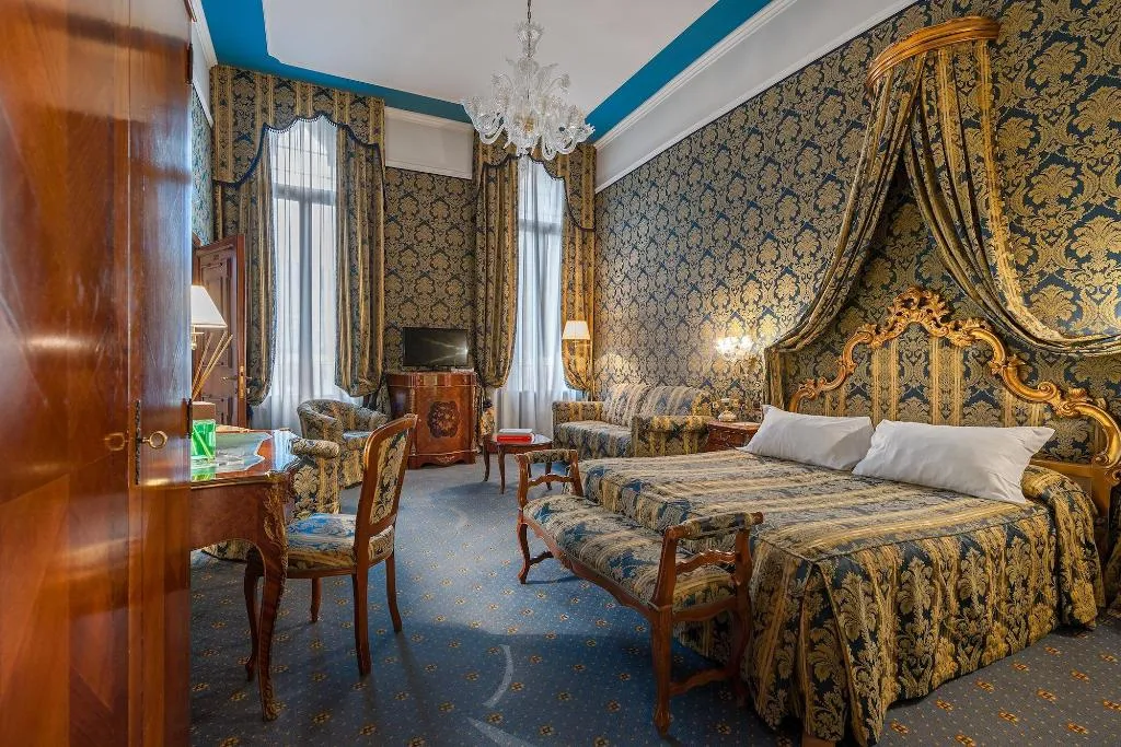 Room, Hotel Al Ponte Antico, Venice