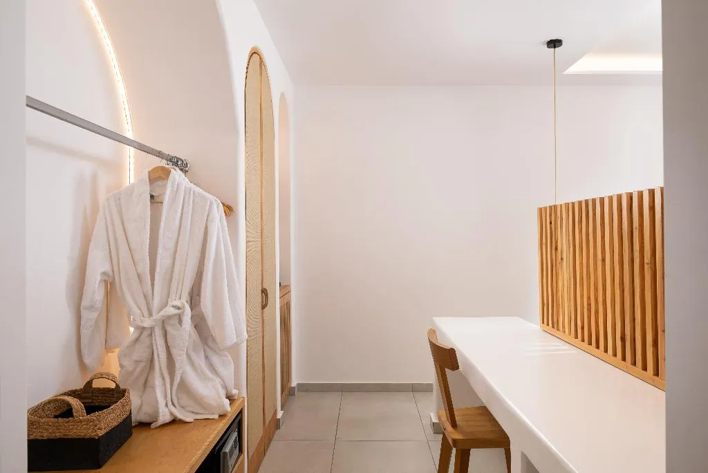 SUITE HONEYMOON Room, Oliving Mykonos Suites, Mykonos