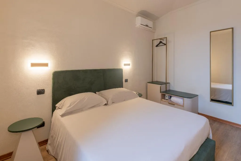 Double or Twin STANDARD Room, Hotel Gattapone, Umbria