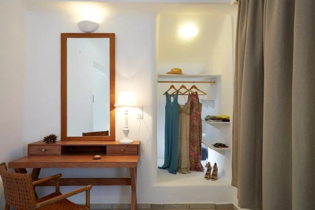Room, Black Rose Suites, Santorini