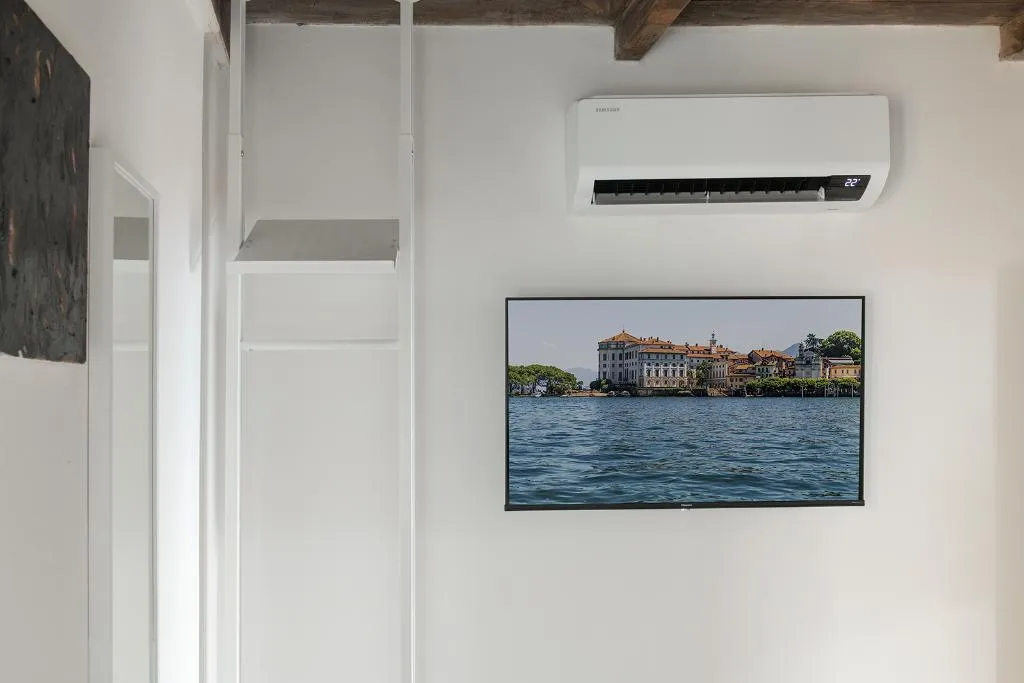 APARTMENT CLASSIC TWO BEDROOMS Room, Stresa Complex Levoasi, Milan