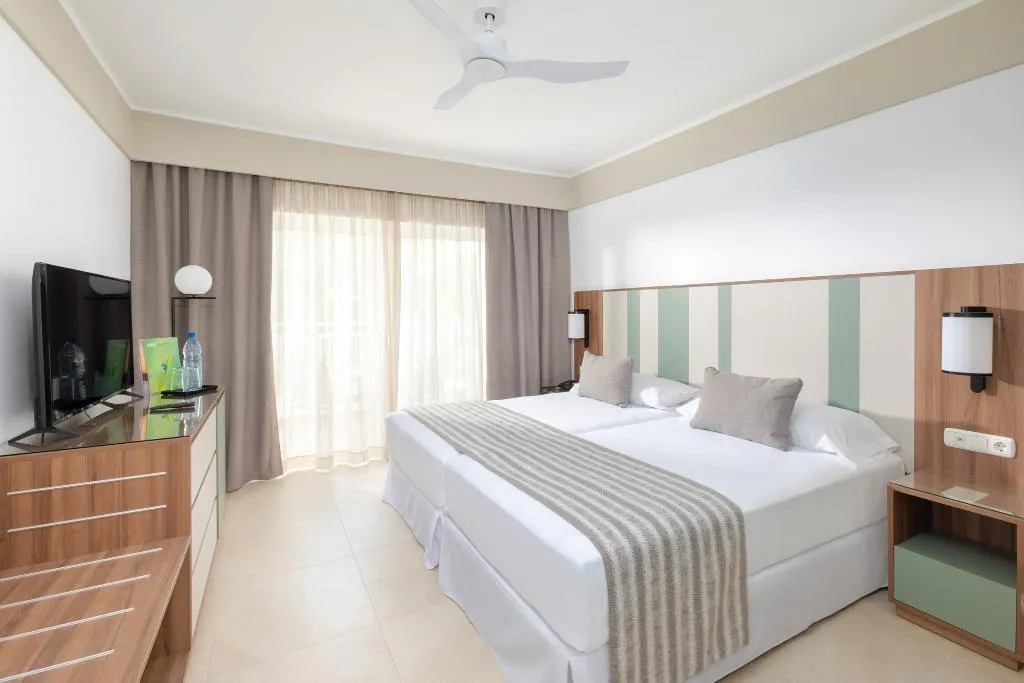 Double or Twin STANDARD Room, Hotel Riu Paraiso Lanzarote - All Inclusive, Lanzarote