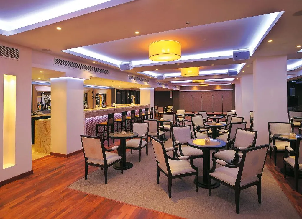 Bar, Alexander The Great Beach Hotel, Cyprus