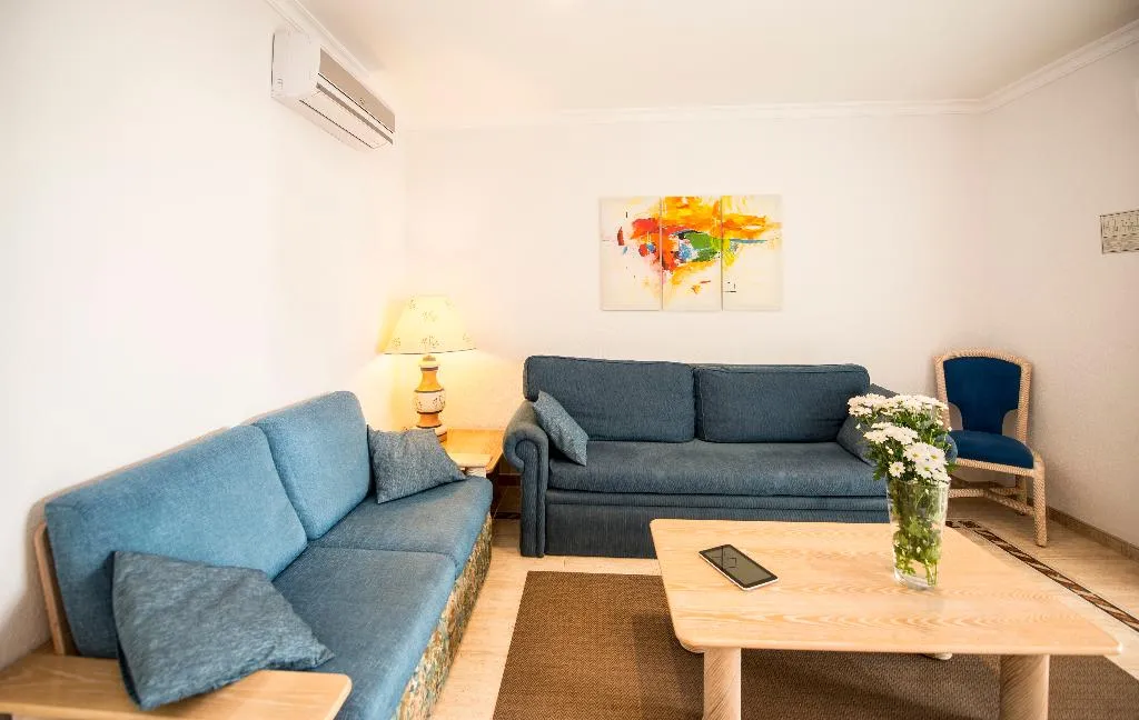 APARTMENT TWO BEDROOMS Room, Ona Village Cala d'Or, Majorca