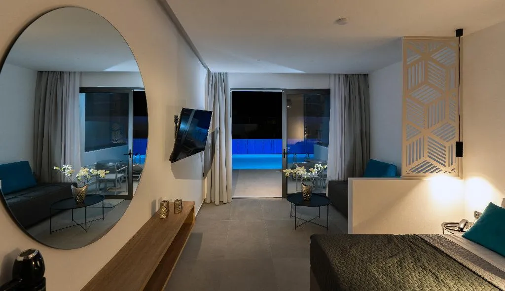 SUITE SUPERIOR WITH PRIVATE POOL Room, Zoes, Rhodes