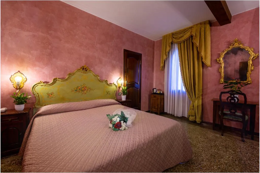 Room, Marconi, Venice