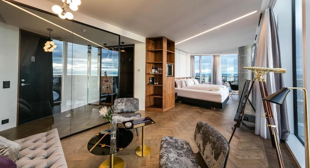 Room, Tower Suites Reykjavik, Reykjavik