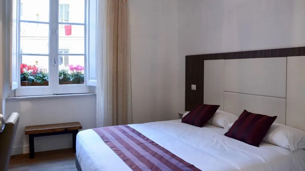 Room, Duomo Residence, Naples