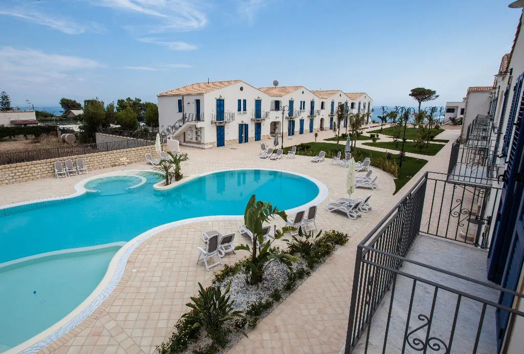Pool, Scala Dei Turchi Resort, Catania