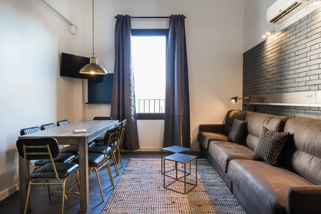 APARTMENT THREE BEDROOMS Room, La Mare by The Streets, Barcelona