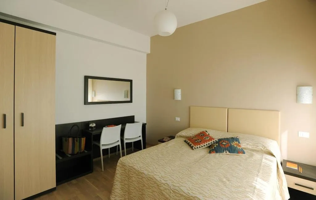 Room, Honey Rooms, Rome