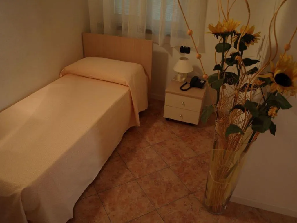 SINGLE STANDARD Room, Hotel Karol, Milan