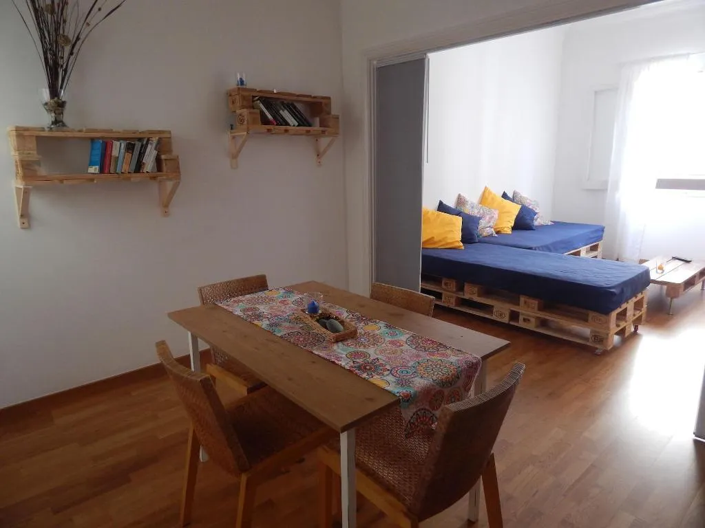 Room, Twenty-Seven Degrees, Gran Canaria