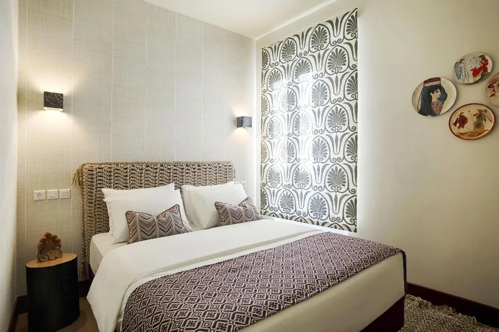 Room, The Frogs Guesthouse, Athens